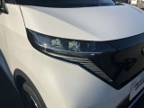 LEDヘッドライトは省電力ですが、純白光で驚くほど明るく夜道を照らしてくれます。