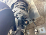 お車を安心してお乗りいただく為には、足回りの定期点検が欠かせません。サービスサポート(有償保証)では無料点検もご提供しており、安心のカーライフをお過ごしいただけるサポート体制が整っています。