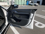 BMWを熟知したメカニックによる100項目の点検・整備を行います。不具合箇所、交換時期に達している部品に関しましては、全て当社負担で交換してからのご納車となります