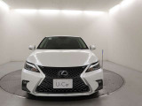 スピンドルグリルがレクサスらしさを強調します。
