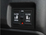 ◆両側電動スライドドア◆狭い駐車場でも乗り降りが楽々♪お子様が隣の車にドアを当ててしまう心配もございません!小さなお子様連れの方もこれで安心。