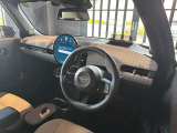 丸を基調とした個性的なインテリア。MINIならではの拘りポイントです!運転が楽しくなるインテリアです!