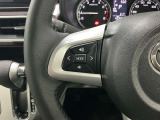 【ステアリングスイッチ】運転中に前方から目線をそらすことなくオーディオ等の操作が可能な便利機能!安心&快適なドライブを演出してくれます。