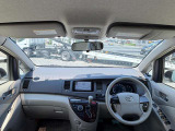 車内も広々としており、落ち着いた配色のインテリアで上質な空間となっております☆