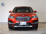 【キドニーグリル】BMWは約90年もの間、ほぼ全ての車両にひと目でBMWだと分かるこの特徴的なフロントグリルが備えられ、デザイン・アイコンとして親しまれてきました。