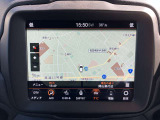 タッチスクリーンをタップするかスワイプするだけですべての機能を呼び出せます。Apple CarPlayおよびAndroid Autoに対応しスマートフォンとのシームレスな 連携も実現。さらに、USBポートを標準装備しています。