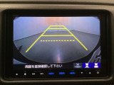 バックでの車庫入れも安心です! リアカメラが付いているバックモニター付のナビを装備しております。操作線もついており距離感も画面から確認できます。