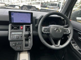 車内ルームクリーニングを実施しております。目立つ痛みや使用感、またタバコなどの気になる匂いも感じられませんでした。