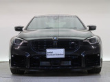 【キドニーグリル】BMWの代名詞。一目見ただけでBMWであると認識できる確固たるアイコンとして存在感を放ちます。
