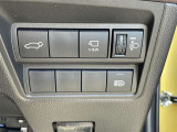 メーカーオプションのパワーバックドアが装備されてます!