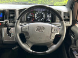 【純正革巻きステアリング】上質な革を使用することで、手にしっかり馴染みとても運転しやすいハンドルです♪