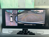 【アラウンドビューモニター】周囲を見渡せる映像で、スムースな駐車をサポートします