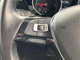 ◆クルーズコントロールにレーダーセンサーを組み合わせ、先行車を測定し設定されたスピードを上限に自動で加減速を行います。一定の車間距離を維持することで、長距離走行でのドライバーの疲労を低減させます。