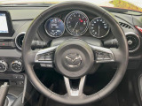 【純正革巻きステアリング】上質な革を使用することで、手にしっかり馴染みとても運転しやすいハンドルです♪