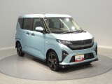 【右前斜め】視界が広く、車両感覚が掴みやすい運転席です。見切りが良いので、細い道でも安心して運転に集中できます。