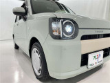 明るいライトが夜道を明るく照らしてくれます。 運転する上で、道路状況をいかに早く認識できるか重要なポイントです。 白色光が暗い道も明るく照らしてくれますよ。
