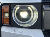 LEDヘッドライトです。デザイン性がよくとても明るいので、夜間の走行や悪天候でも安心です。しかも長寿命!