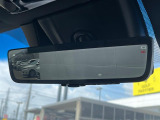 【デジタルインナーミラー】後席の大きな荷物や同乗者で後方が確認しづらい時でも安心!カメラが撮影した車両後方の映像をルームミラー内に表示。クリアな視界で状況の確認が可能です!