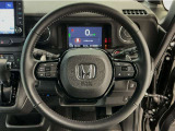 運転にかかわる様々な操作を安全に行えるように視点移動が少なく操作性に配慮されたスイッチ類が凝縮されたコクピットです。