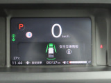 シンプルで視認性の良いメーター類です 。