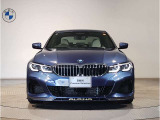 【キドニーグリル】BMWは約90年もの間、ほぼ全ての車両にひと目でBMWだと分かるこの特徴的なフロントグリルが備えられ、デザイン・アイコンとして親しまれてきました。