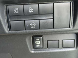 両側が電動スライドドアで、左右どちらからでも乗り降りOK。更に運転席のスイッチ、インテリキーのボタンでも開閉自在。挟み込み防止機能も安心です!