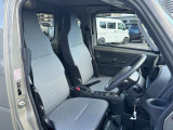 中古車はたった1台との一期一会♪購入して「良かった」「ありがとう」と言って頂ける様スタッフが全力でサポート致します!豊富な知識を持ったスタッフとお客様にピッタリな1台を一緒に探しましょう♪