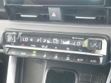 オートエアコン ステアリング(ハンドル)ヒーター シートヒーター(運転席助手席両方にあります)