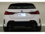 BMWのお車は、走行の安定性とコーナリングの良さを追求し、思い通りにハンドルの操作可能です。試乗車もご用意しておりますので、ぜひ&ldquo;駆け抜ける歓びをご体感ください!
