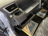 ダッシュボード周辺画像です。小物を置くのに便利な収納スペースです(^^♪