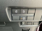 オートスライドドアは、運転席前にあるスイッチの操作でもオート開閉ができ、とても便利です。