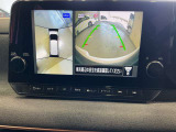 空から見たような映像で駐車ができるアラウンドビューモニター。ひと目でわかるセンサーに前後の衝突被害軽減ブレーキ付き。