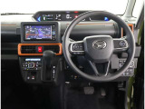 高いホールド性で運転姿勢が安定します。長距離ドライブでも疲れにくいのが魅力です。快適なドライビングライフをお送りください♪