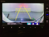 バックでの車庫入れも安心です! リアカメラが付いているバックモニター付のナビを装備しております。操作線もついており距離感も画面から確認できます。