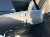 暗くなると自動でライトを点灯してくれるオートライト☆