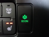 エンジン、エアコンなどを制御し低燃費な『ECONモード』に、また走りを楽しみたいとき、空調など快適性を重視したいときにはスイッチOFFで通常モードに切り替えができます!