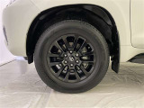 機敏さを引き立てる純正アルミ 265/60 R18 装着!