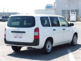 明るく広々、落ち着いた店内では、中古車のご検討・ご購入のほか、携帯電話(au)の購入等、様々なご相談に幅広く応えていきます♪