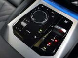 輸入車正規ディーラー店であるのはもちろんのこと、保険代理店でもあります。セールススタッフは全員、保険の有資格者ですので保険のご相談もお任せ下さい!