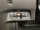 ハンドルの左下にETCがついています。高速道路の料金所の通過も楽々です。 カードの取り出しもしやすい場所についています。