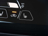 シートヒーター装備で、寒い時期の運転時に便利です。
