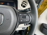 【アダプティブ・クルーズ・コントロール】予め設定した車速内でクルマが自動的に加減速。 前走車との適切な車間距離を維持しながら追従走行し、高速道路でのドライバーの疲労を軽減。「安全」をお求めください。