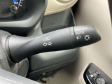 トンネル進入時や暗くなれば自動点灯するオートライトです。