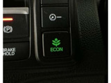 ★ECONスイッチ★ エコドライブを加速しよう!スイッチをONにすると、運転の仕方によるロスを抑え込み燃費をよくするようクルマが頑張ります(*^ー^*)燃費向上にチャレンジ♪