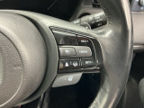 アクセルから足を離しても設定したスピードを保ち走行し、高速道路での疲労軽減に役立つクルーズコントロール、暖房が効くまでの間に手のひらをじんわり暖めてくれるステアリングヒーター付きです!