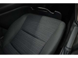 急ブレーキ時などに助手席に置いたバッグや荷物の脱落防止に役立ちます♪