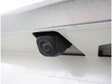 バックカメラが付いているので後方確認が非常にしやすいです。今や運転初心者も熟練者も必須装備!ついていて損はないですね♪