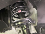 お車を安心してお乗りいただく為には、足回りの定期点検が欠かせません。サービスサポート(有償保証)では無料点検もご提供しており、安心のカーライフをお過ごしいただけるサポート体制が整っています。