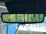 【デジタルインナーミラー】後席の大きな荷物や同乗者で後方が確認しづらい時でも安心!カメラが撮影した車両後方の映像をルームミラー内に表示。クリアな視界で状況の確認が可能です!