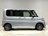 ドアは約90度に開くので荷物も積み込みやすく、乗り降りもしやすい♪ ロングドライブも快適に過ごせる工夫がいっぱいです♪♪